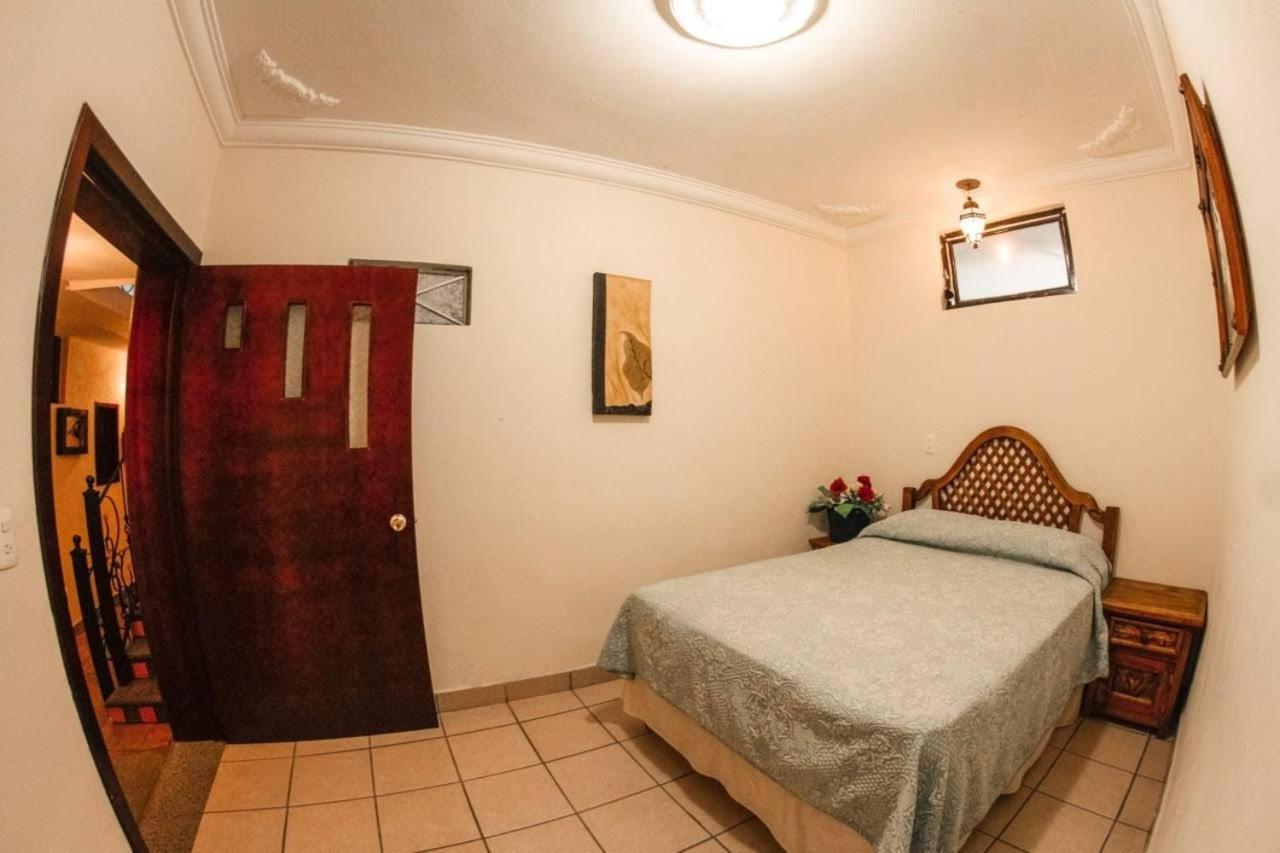 Hotel Posada de la Conspiración Dolores Hidalgo Habitación foto